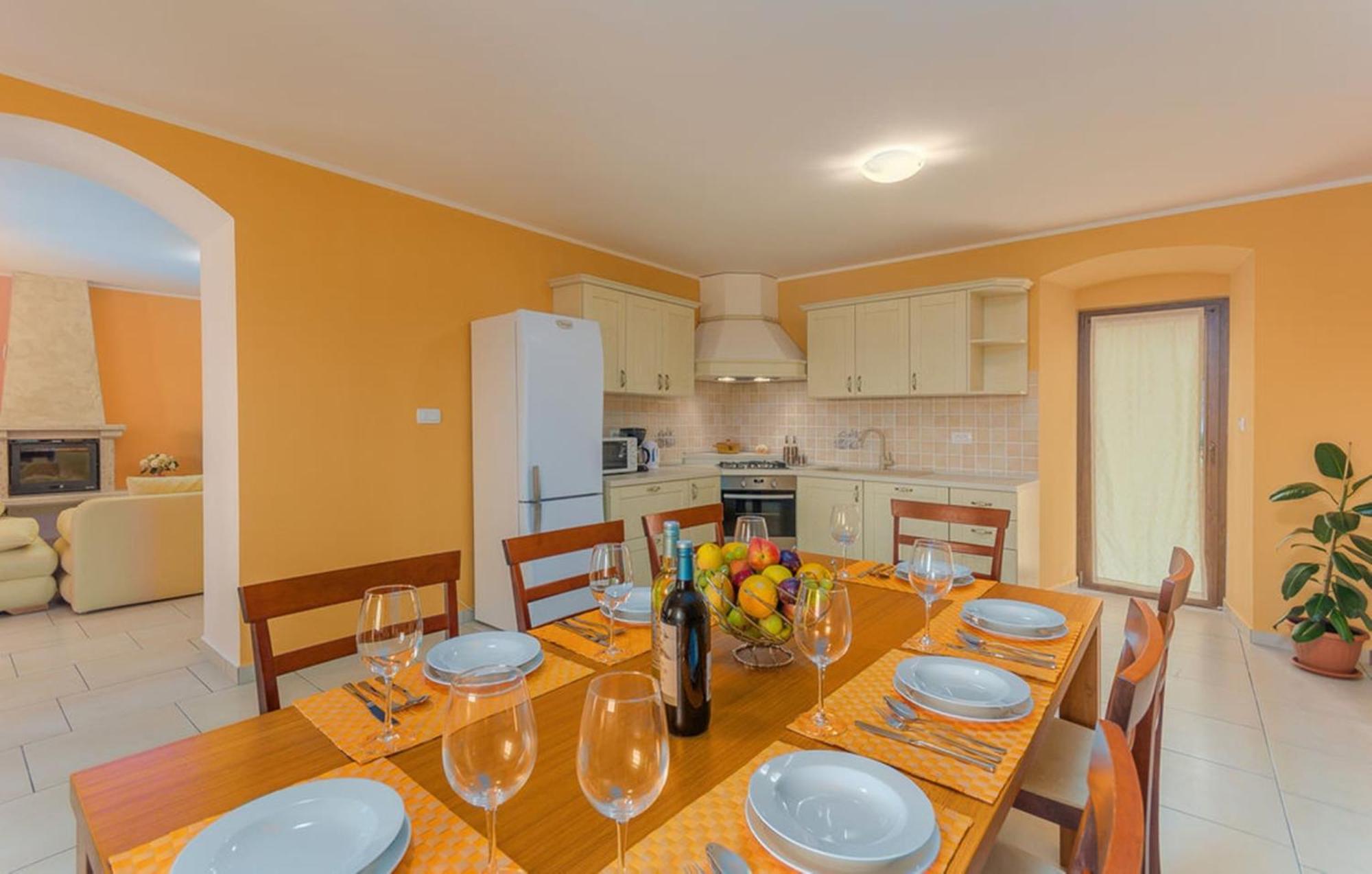 Villa Santa Lucia Koromačno Esterno foto